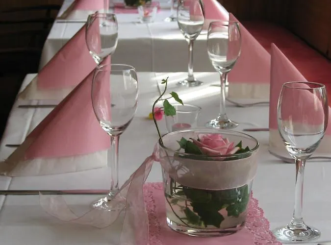 Zur Post Πανδοχείο Schörfling