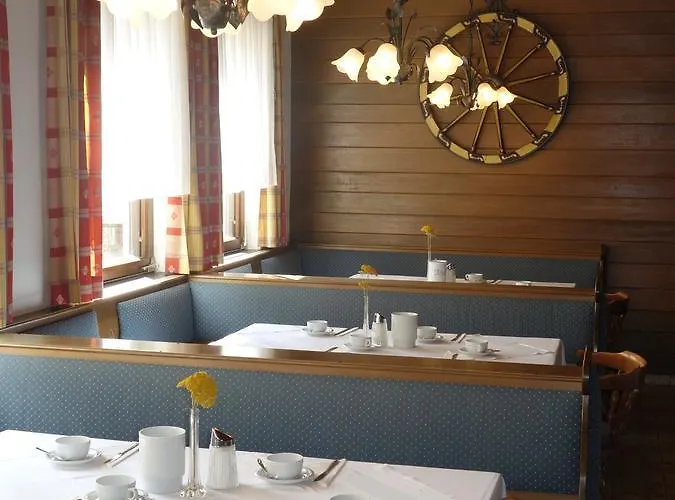 Zur Post Πανδοχείο Schörfling